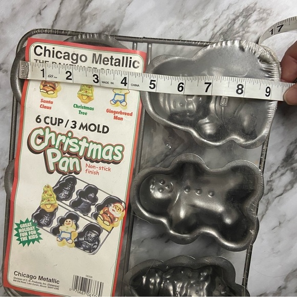Vintage Christmas Cake Cookie Pan Mold Chicago Metallic Bakeware - Picture 5 of 5